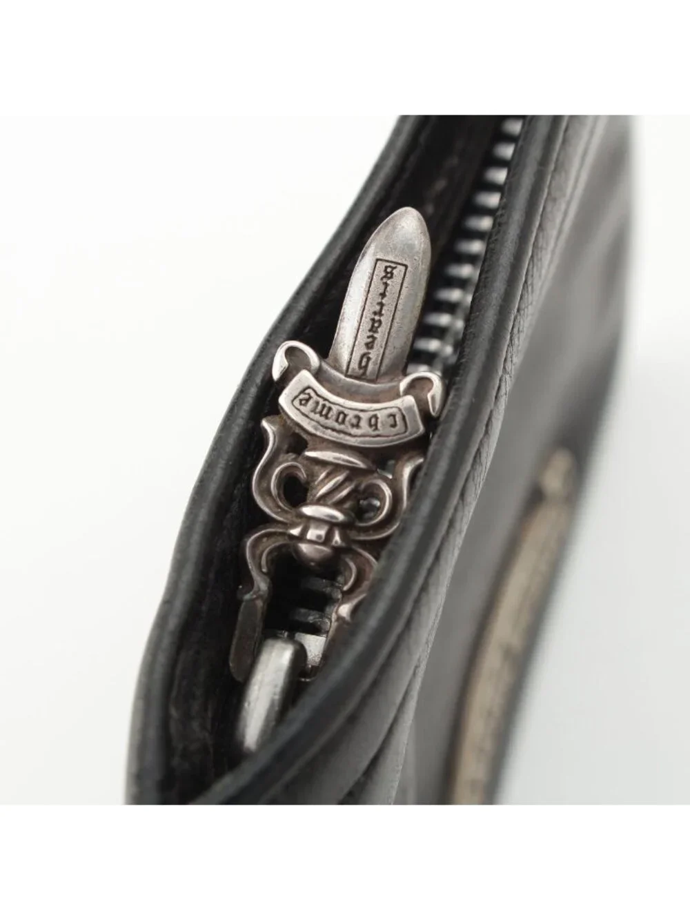 Chrome Hearts Zpr Chng Zipper Change Purse Heavy Leather Scroll Label Dagger